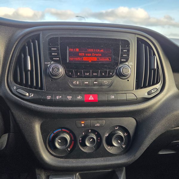 Fiat Doblo met imperiaal & trekhaak Fiat Doblo met imperiaal & trekhaak